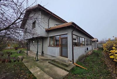 Casă individuală cu 4 camere cu Teren 881 Mp în Berceni