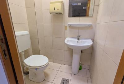Spatiu de inchiriat, parter , zona centrala, bld. Mircea cel Batran - 13
