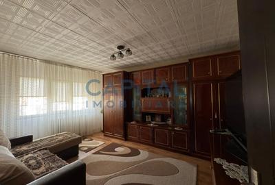 Apartament cu 3 camere decomandate, 21 Decembrie 1989, priveliste panoramica