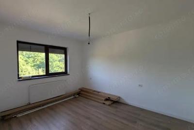 Casă cu 4 camere cu Teren 248 Mp în Calea Urseni - 1