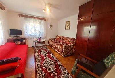 Poveste saseasca la umbra vitei de vie, cu crama si gradina cu flori, Central Co - 6