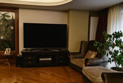 Apartament cu 4 camere decomandat, mobilat în Unirii