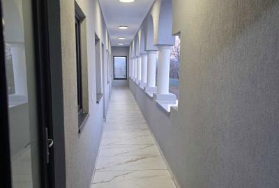 Casă cu 4 camere în Central - 2