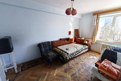 Apartament cu 2 camere decomandat în Sud