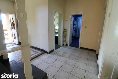 Casă cu 6 camere decomandat cu Teren 335 Mp în Central - 7