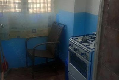 Garsonieră decomandată în Decebal - 1