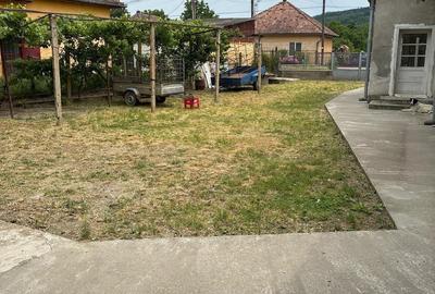 Casă cu 3 camere cu Teren 1645 Mp în Central - 2