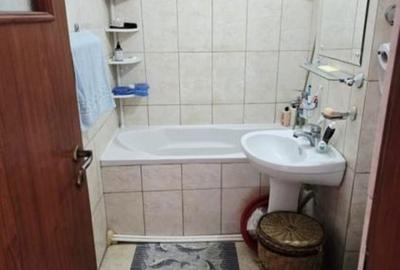 Apartament cu 2 camere decomandat, mobilat în Sud