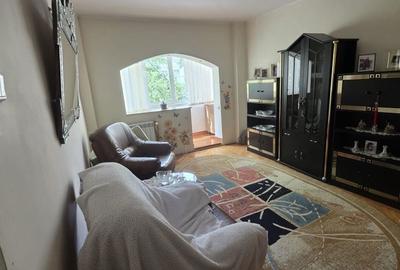 Apartament cu 3 camere semidecomandat în Exterior Vest - 2