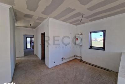 Casă cu 3 camere cu Teren 350 Mp în Borș - 15