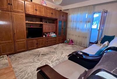 Apartament 3 camere - Tomis Nord - 110.000 euro negociabil  (Cod E11) - 1