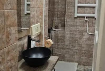 Apartament cu 2 camere semidecomandat, mobilat în Central - 1