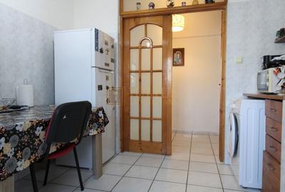 3 camere, clima, bloc anvelopat, Str. Cosminului - Girocului. - 20