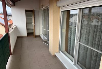 Proprietar ofer spre închiriere un apartament cu 3 camere, decomandat. - 10