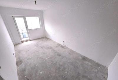 Apartament cu 4 camere semidecomandat în Micro 16 - 4