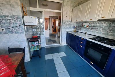 Apartament cu 3 camere decomandat în 13 Septembrie - 8