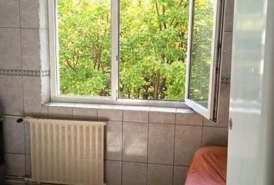 Apartament cu 3 camere decomandat, mobilat în Unirii