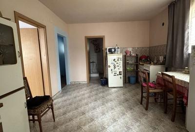Casă cu 2 camere cu Teren 1000 Mp în Chevereșu Mare - 1