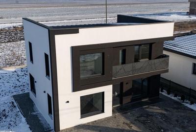 Casă cu 3 camere în Ipotești - 8