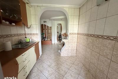 Apartament cu 2 camere decomandat în Micro 21