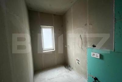 Apartament cu 2 camere semidecomandat în Soarelui