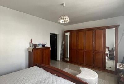Casă cu 4 camere cu Teren 400 Mp în Central