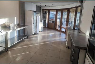 Casă individuală cu 10 camere cu Teren 500 Mp în Central - 1