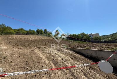 Teren de 1200 mp, în Central - 4