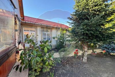 Casă cu 6 camere cu Canalizare în Sud - 5