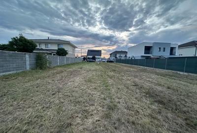 Teren intravilan intre case - 1