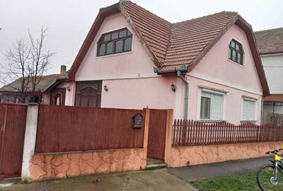 Casă cu 3 camere în Central - 8