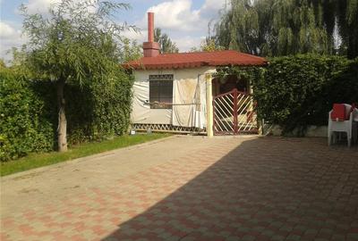 Casă cu 2 camere cu Teren 900 Mp în Adjud - 1