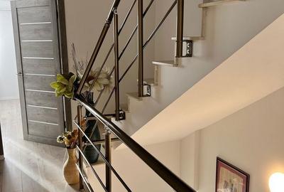 Casă cu 5 camere cu Teren 400 Mp în Central - 1
