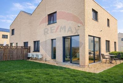 Casă cu 4 camere cu Teren 245 Mp în Frumușani - 5