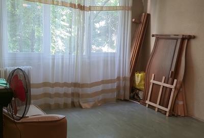 Apartament cu 3 camere decomandat în Drumul Taberei - 4