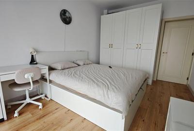 Apartament cu 3 camere decomandat, mobilat în 9 Mai - 2
