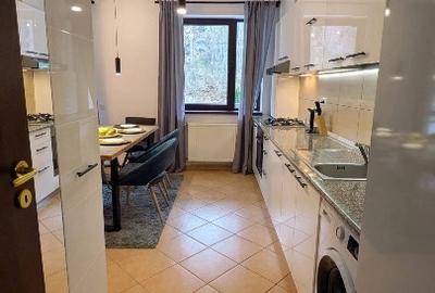 Apartament generos de 2 camere-Sinaia, zona Izvor - 13