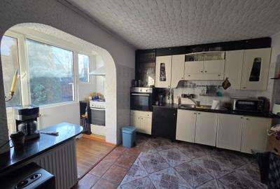 Casă cu 5 camere cu Canalizare în Adjud - 6