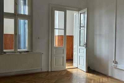 Spațiu comercial, de 140 mp, în P-ța Maria - 4