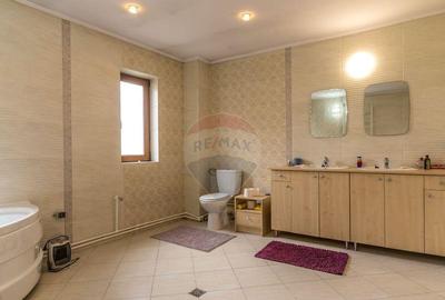 Casă cu 5 camere cu Garaj în Huedin - 3