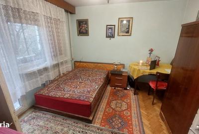 Apartament cu 3 camere semidecomandat în Central - 4