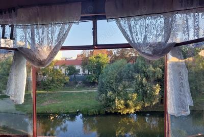 Apartament de inchiriat, 3 camere, Ultracentral, Oradea - 2