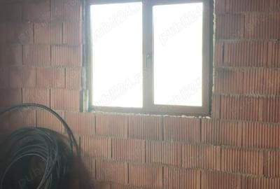 Casă cu 2 camere cu Teren 987 Mp în Peciu Nou - 2