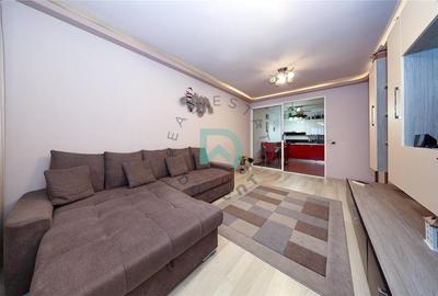 Apartament cu 3 camere decomandat în Tractorul - 7