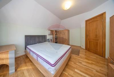 Vila cu 8 Camere, Sala de Fitness si Sauna in Moieciu Comision 0% - 26