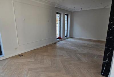 Casă cu 7 camere cu Teren 500 Mp în Pipera