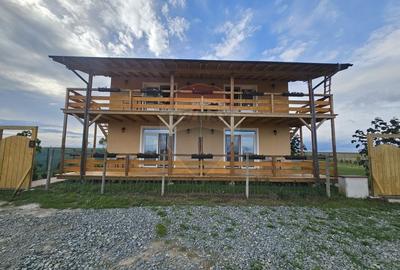 Casa / Vila cu 4 camere de vanzare Vadu Constanta - 1