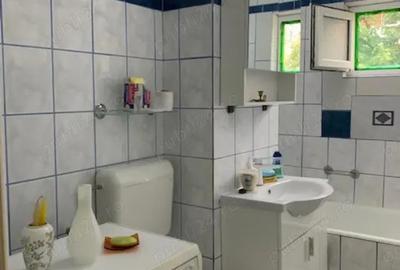 Inchiriez apartament , 3 camere , semidecomandat , zona strand , etaj 2 - 6