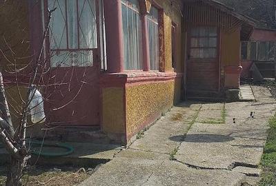 Casă cu Teren 2022 Mp în Hotarele - 2