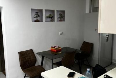 Apartament cu 3 camere decomandat, mobilat în 13 Septembrie - 2